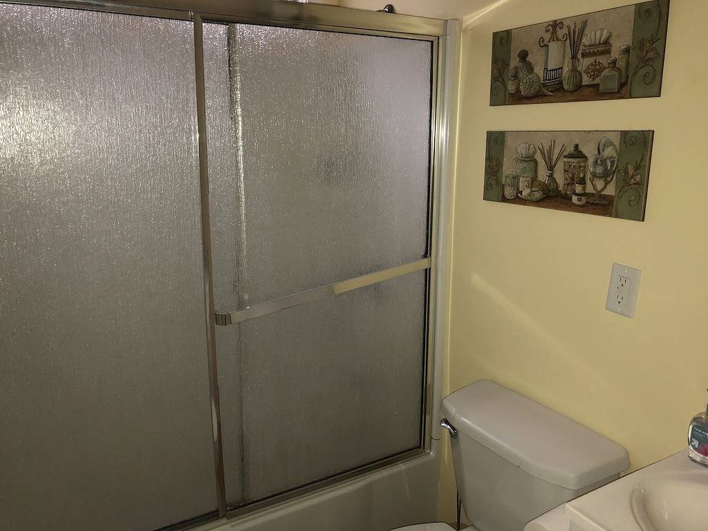 Lovely 3 bedroom home sleeps 8 walking distance to Suissevale Beach in Moultonborough, Lake Winnipesaukee