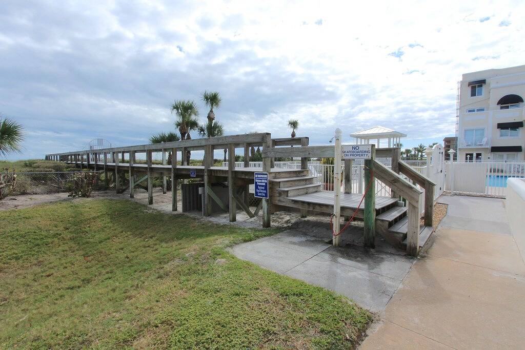 Ganze Wohnung, Beachfront with Ocean View, Spa, and Heated Pool in Cape Canaveral in Cape Canaveral, Space Coast