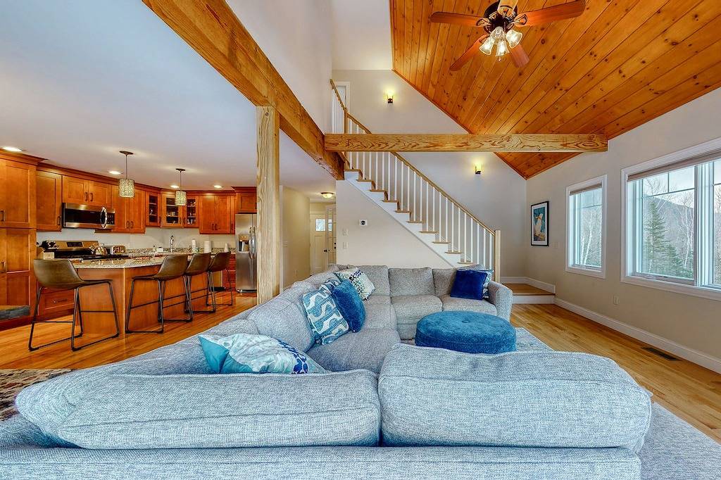 Ganze Wohnung, New Slopeside Home at Black Mountain w/ Mountain Views, Ac, Deck, Grill & Wifi in Jackson (NH), White Mountain National Forest