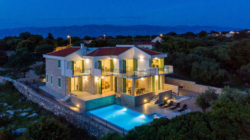 Villa for 10 people in Novalja
