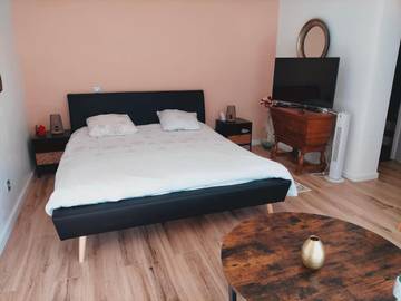 Cottage pour 2 personnes, avec terrasse ainsi que vue et jardin à Pignans