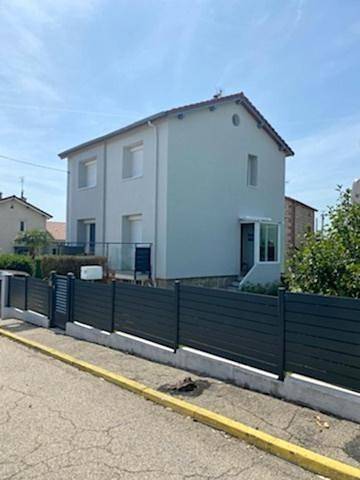 Chambre d’hôte pour 2 personnes, avec piscine ainsi que jardin et vue à Sorbiers