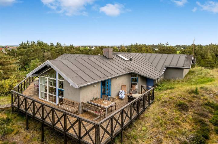 Ferienhaus für 8 Personen, mit Sauna und Whirlpool sowie Terrasse in Klitmøller