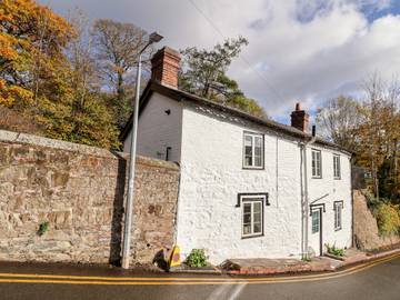 Log Cabin for 4 People in Llangollen, Denbighshire, Photo 1