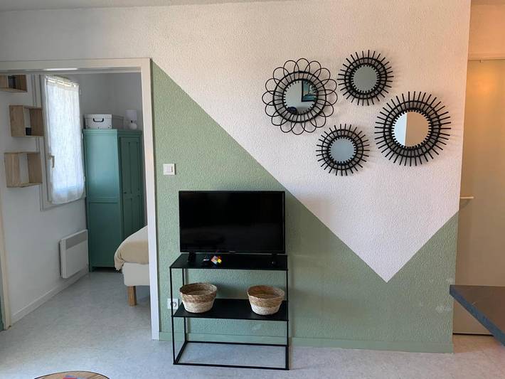 Gîte pour 2 personnes, avec piscine ainsi que vue et terrasse dans Casino de Royan - 3