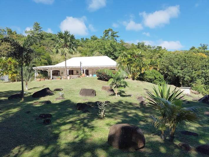 Villa pour 7 personnes, avec piscine ainsi que jardin et vue