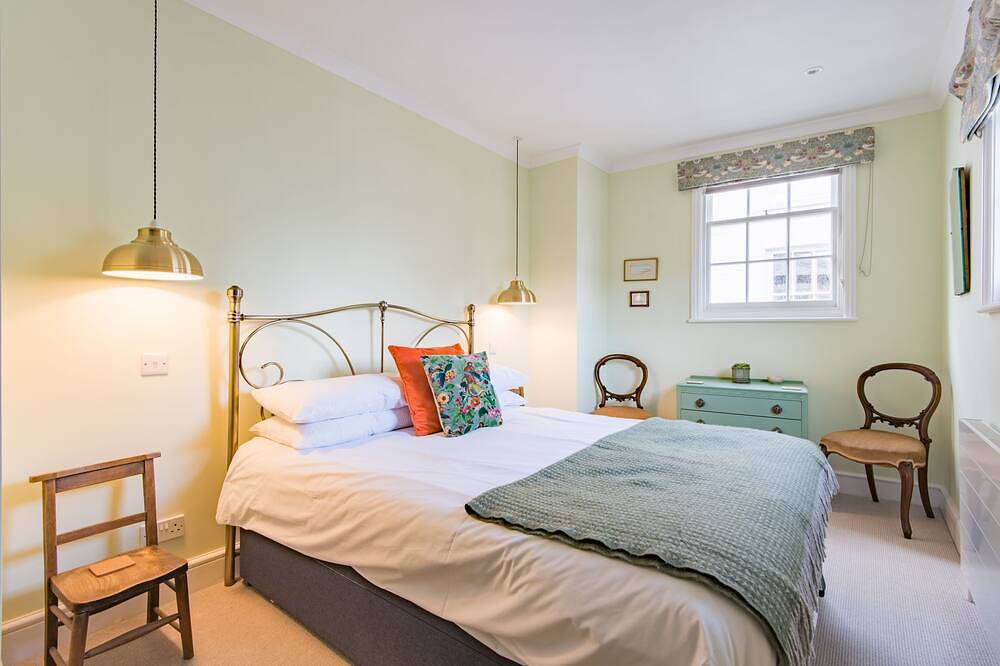Charming cottage in the conservation area of Deal, sleeping 5 guests, pet friendly, seconds from the in Deal, Kent