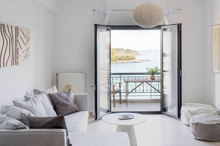 Ganze Wohnung, Schritte zum Strand! in Lasithi