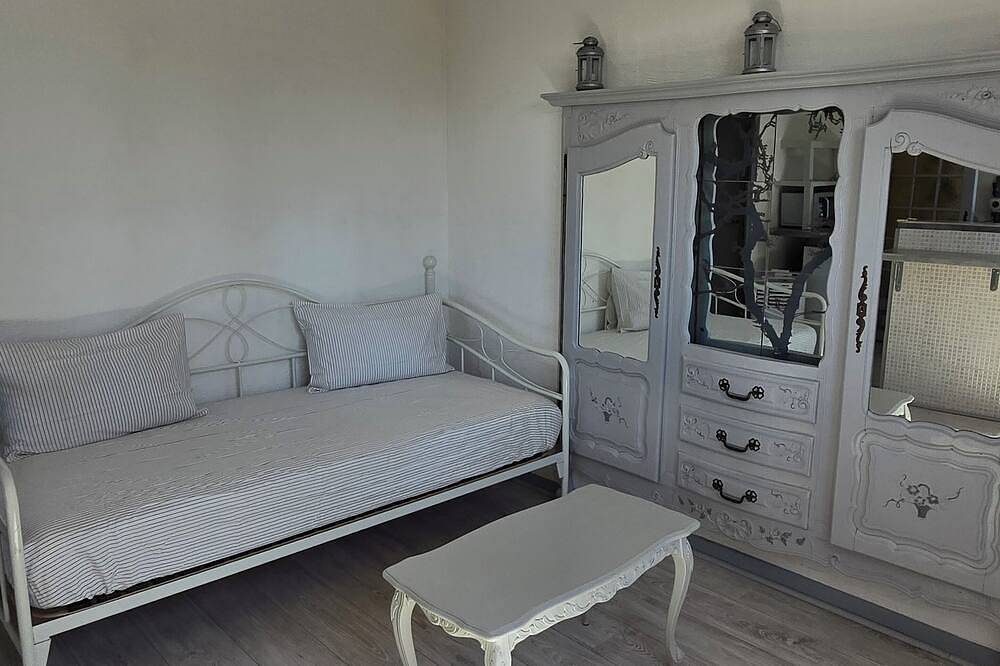 Guesthouse Provençal in Vitrolles, Istres region