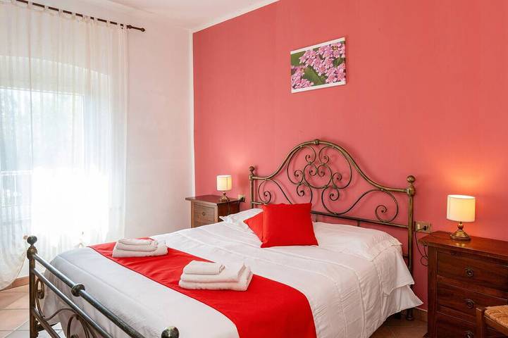 Agriturismo per 3 persone, con piscina e giardino in Rosignano Marittimo