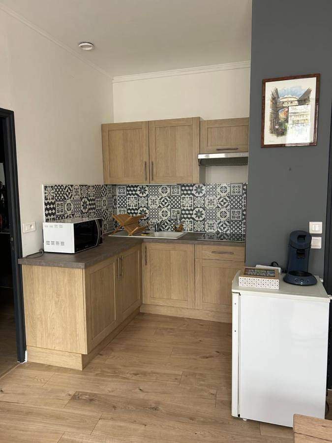 Appartement entier, One-Bedroom Apartment in Saintes, Région de Saintes