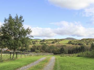 Log Cabin for 4 People in Gwynedd, North-Wales, Photo 2