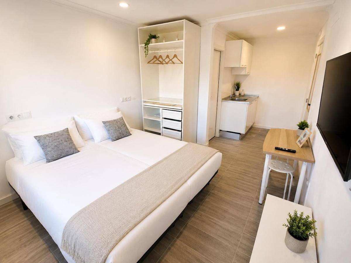 Apartamento inteiro, Exclusive Studio Kitchenette e Wc Privativo in Abrantes e Alferrarede, Rio Tejo
