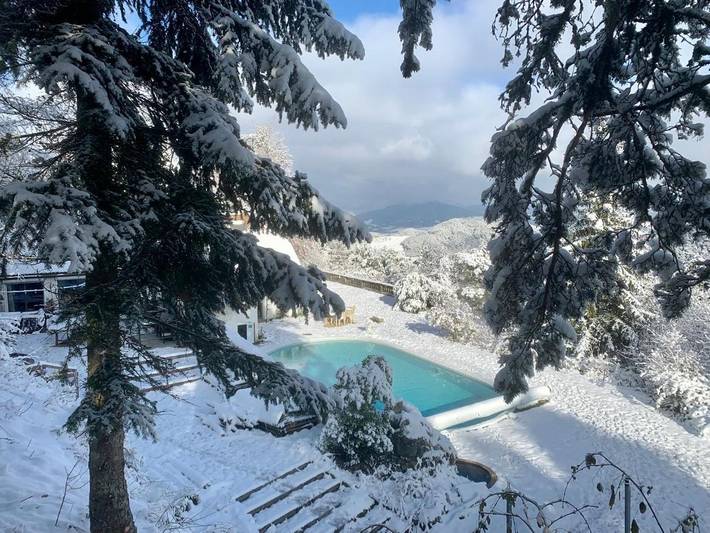 Chambre d’hôte pour 2 personnes, avec jardin ainsi que piscine et terrasse à Lalley
