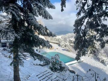 Chambre d’hôte pour 2 personnes, avec terrasse ainsi que piscine et jardin dans l' Isère