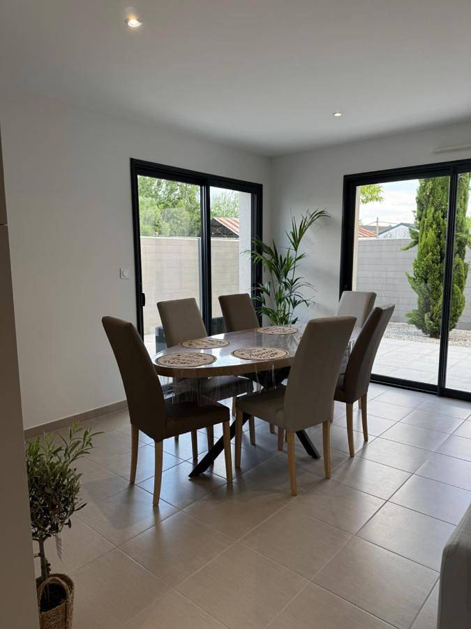 Location de vacances pour 7 personnes, avec jardin à Distré - 4
