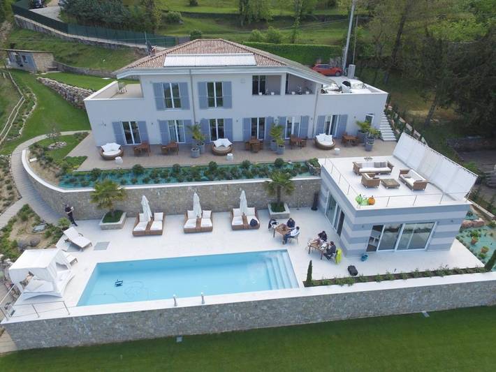 B&b per 2 persone, con Terrazza e Giardino nonché Piscina e Vista lago a San Zeno di Montagna