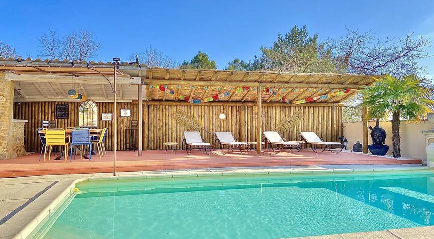 Studio pour 2 personnes, avec jardin ainsi que terrasse et piscine, animaux acceptés