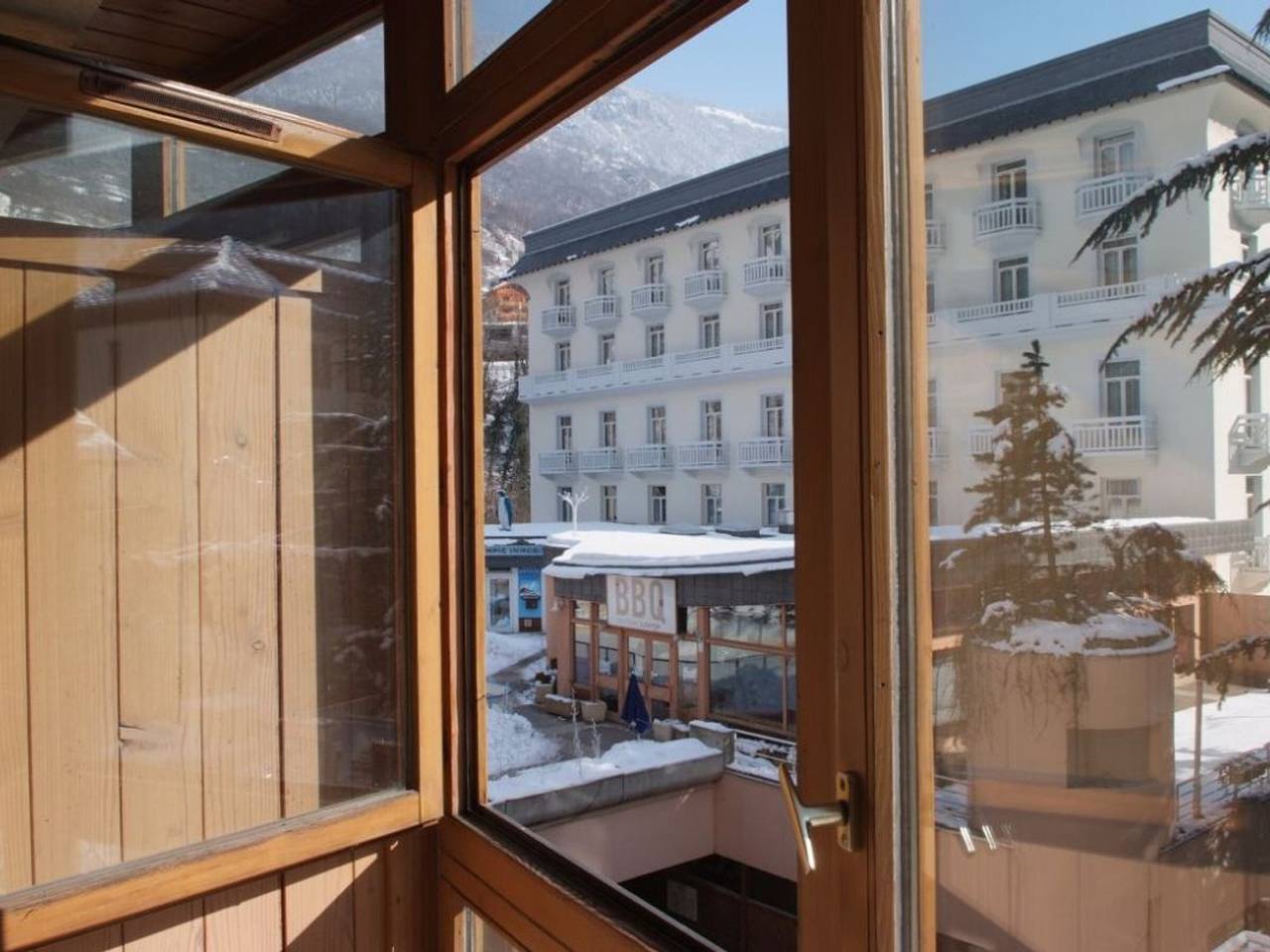 Entire studio, Studio for 4 in city center with Wifi, parking, and pets allowed in Brides-les-Bains, Les Trois Vallées