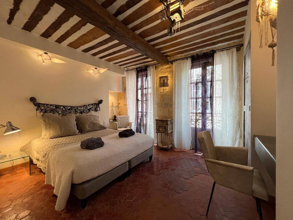 Le Regardeur in Saint-Rémy-de-Provence, Région d'Arles
