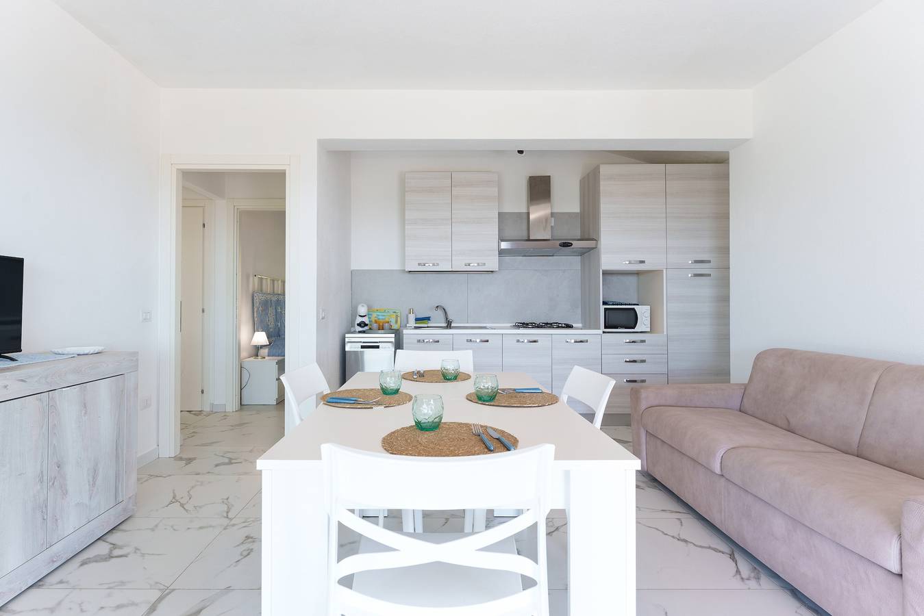 Villa 'Del Cardo con Piscina' con Vista Mare, Wi-Fi e Aria Condizionata in Porto Ottiolu, Budoni