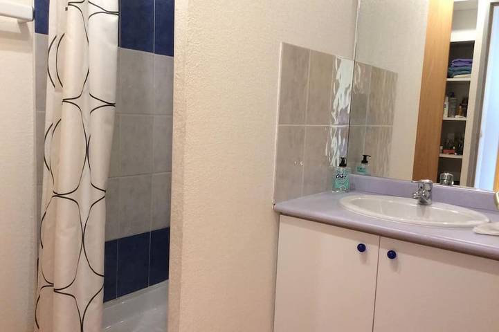 Location de vacances pour 6 personnes, avec jardin ainsi que piscine et terrasse à Calvisson - 4