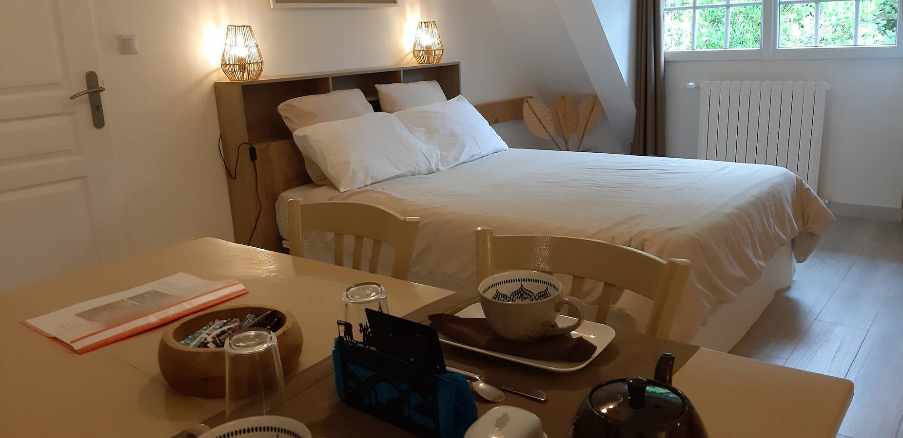Chambre d'hôtes 'Suite Maraval Chez l'Habitant' avec terrasse privée, Wi-Fi et climatisation in Trélissac, Périgord Blanc