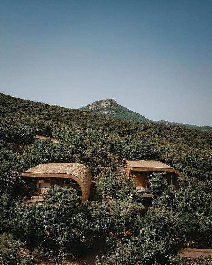Chambre d’hôte pour 2 personnes, avec Terrasse et Jardin ainsi que Piscine et Vue