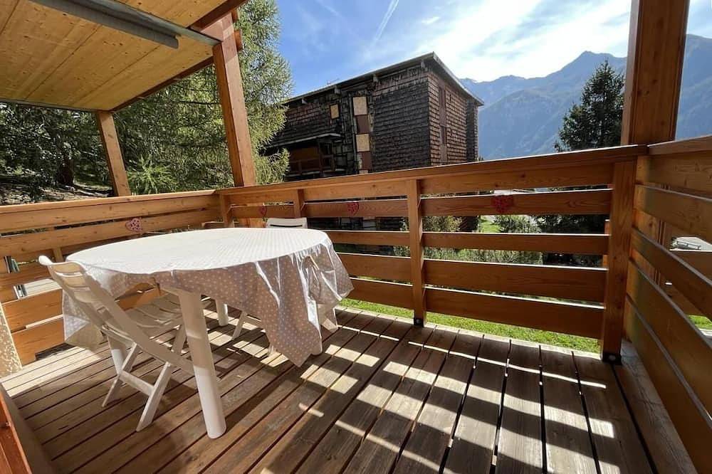 Entire apartment, 200m from ski slopes, 3rd floor, balcony, tv, ski locker, 24m², Peisey-Vallandry in Vanoise National Park