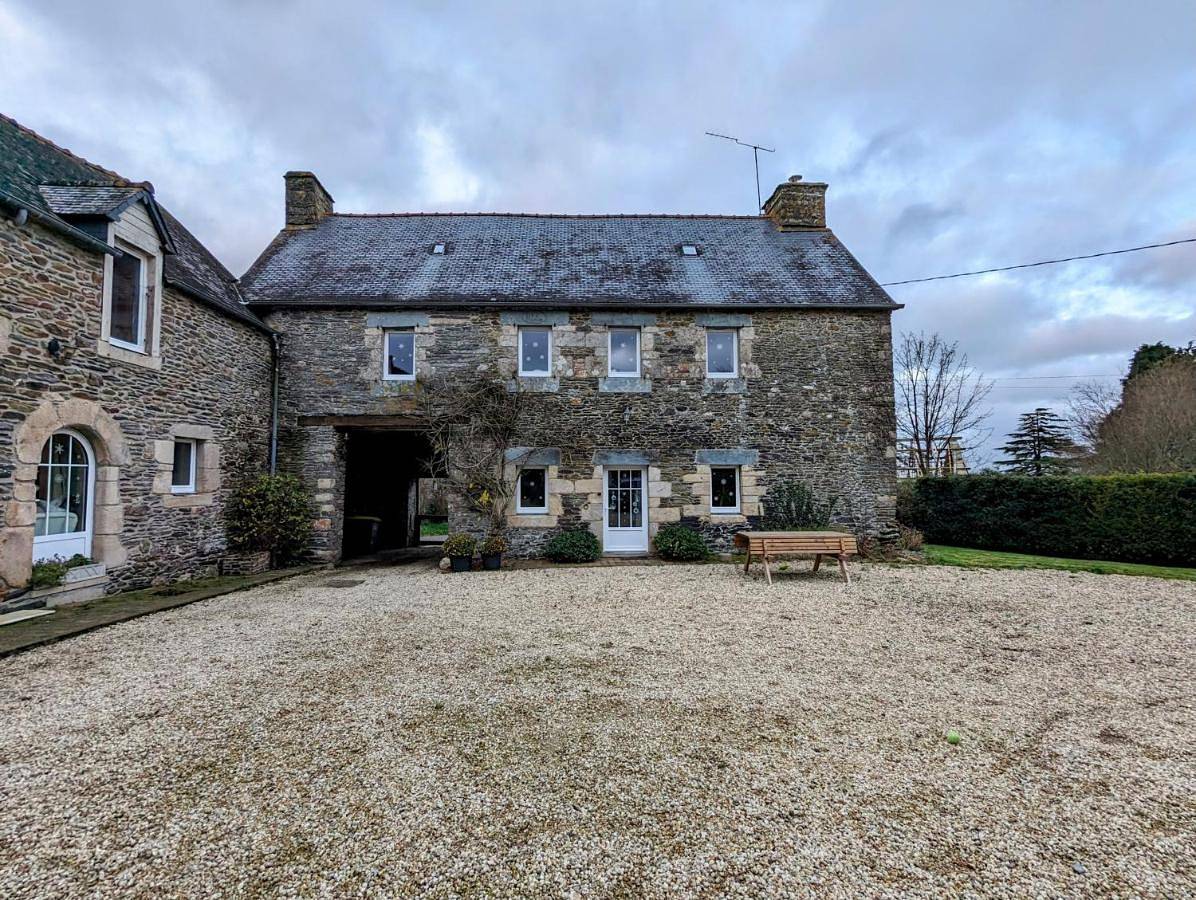 Three-Bedroom House in Merléac, Cotes-d'Armor