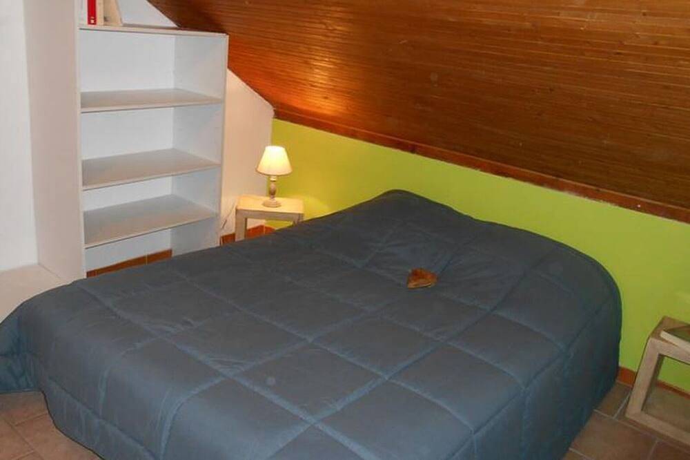 Comfortable Chalet - 60m², 6 Pers, Equipped Kitchen, Terrace in Guillestre, Écrins National Park