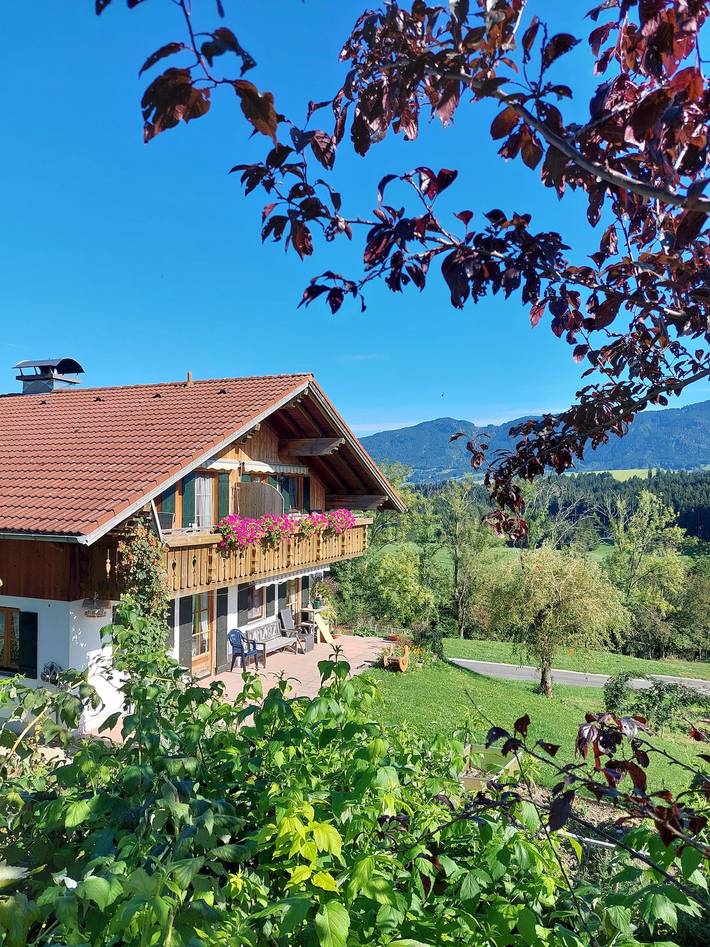 Ferienwohnung für 4 Personen, mit Balkon und Terrasse sowie Garten in Halblech