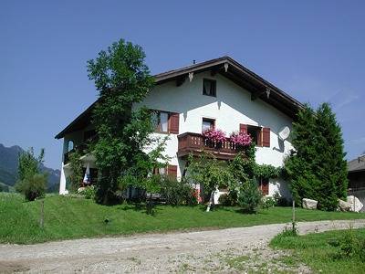 Allinger Hof inkl. Chiemgaukarte - Ferienwohnung Edelweiß 49qm, Balkon, Kochnische, 2 Schlafzimmer, 1 Wohnzimmer in Ruhpolding, Bayerische Alpen