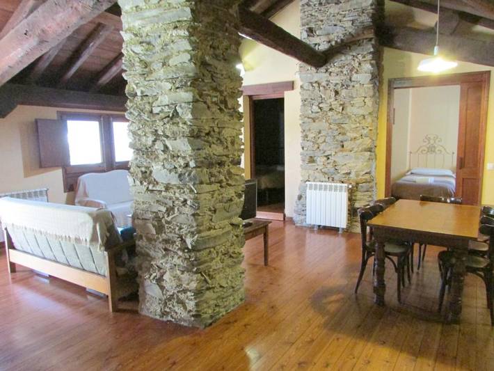 Gîte pour 12 personnes, avec vue ainsi que piscine et jardin, animaux acceptés à Queralbs - 2