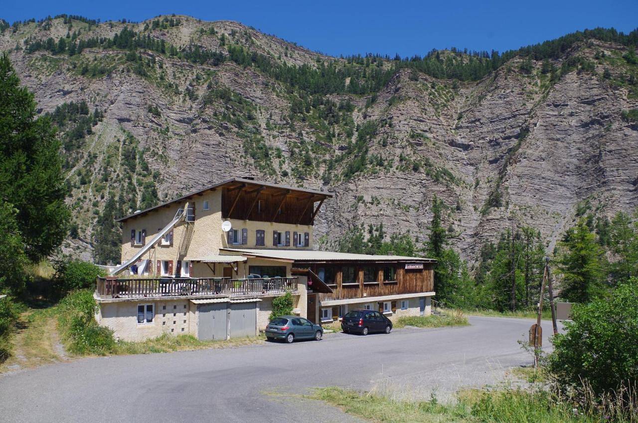 Quadruple Room with Mountain View in La Condamine-Châtelard, Région de Barcelonnette