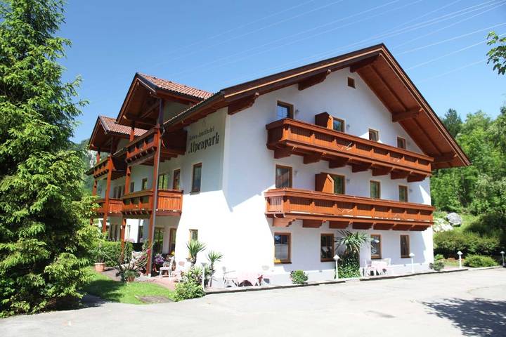 Ferienwohnung für 2 Personen, mit Balkon und Garten