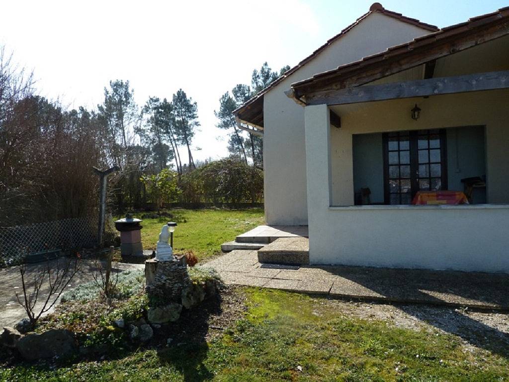 Gîte Bessous in Montpon-Ménestérol, Périgord Blanc