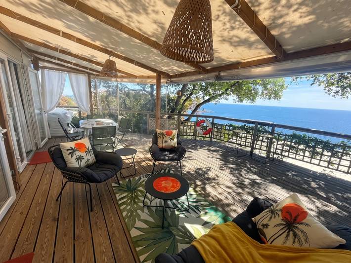 Bungalow pour 4 personnes, avec Balcon/Terrasse ainsi que Terrasse et Piscine