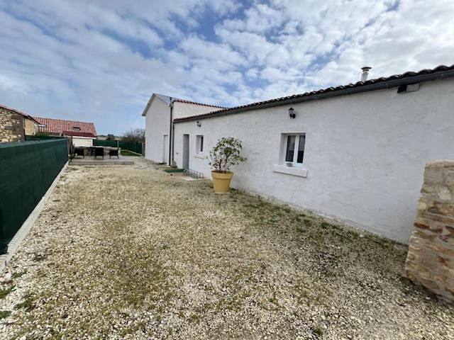 Gîte pour 4 personnes, avec piscine ainsi que jacuzzi et jardin, animaux acceptés à Épargnes - 4