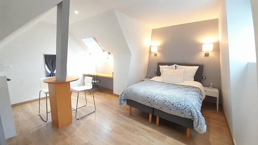 Maison d’hôte pour 2 personnes, avec terrasse ainsi que jardin et piscine à Villers-les-Ormes