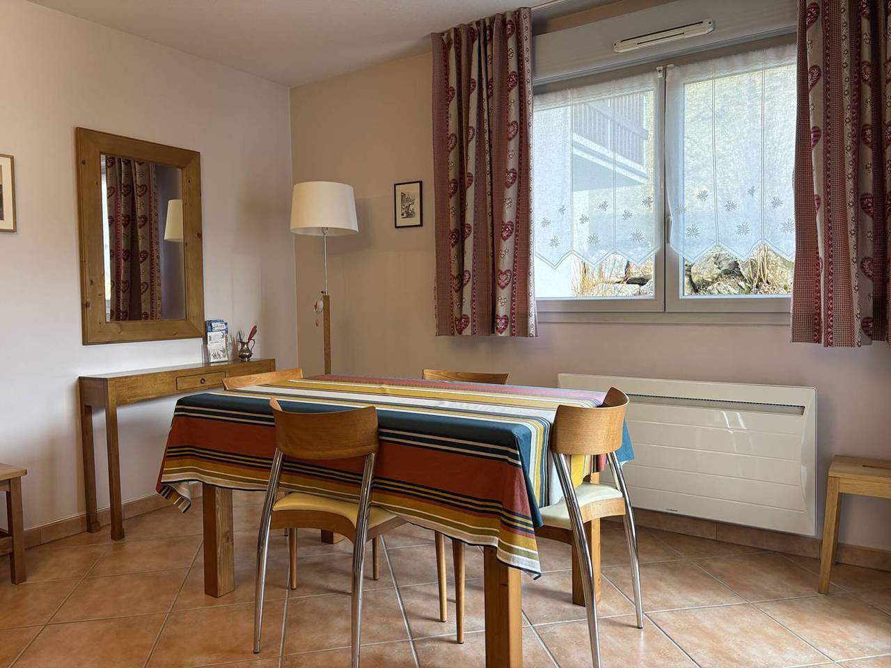 Apartamento entero, ¡Acogedor apartamento para 4, cerca de las pistas con balcón, wifi y garaje privado! in Villard-de-Lans, Parc naturel régional du Vercors