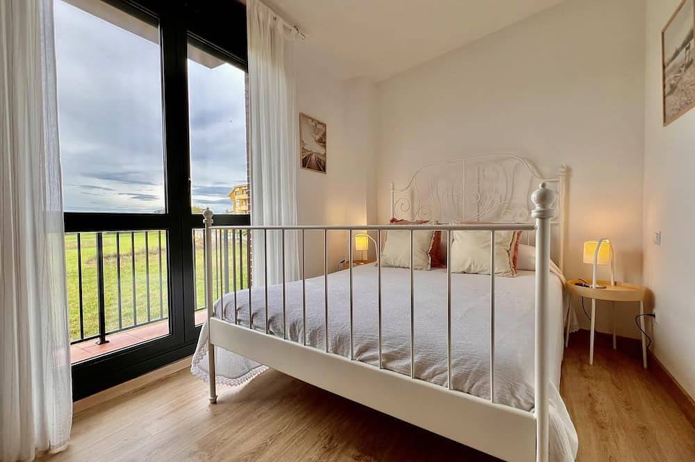 Entire apartment, Bright apartment with garage in Suances in Suances, Cantabrian Coast