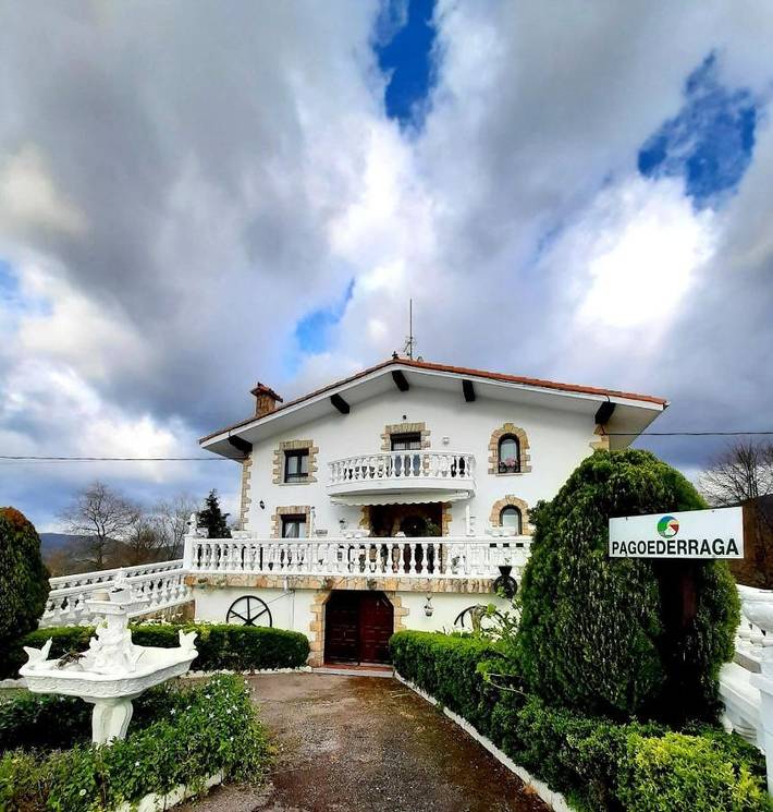 Casa de vacaciones para 14 personas, con Terraza y Jardín en Guipúzcoa