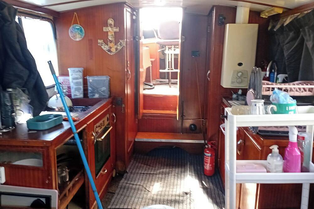 Vios. Historic Dutch Barge. River Ŵey. Surrey. Uk in Guildford, Surrey