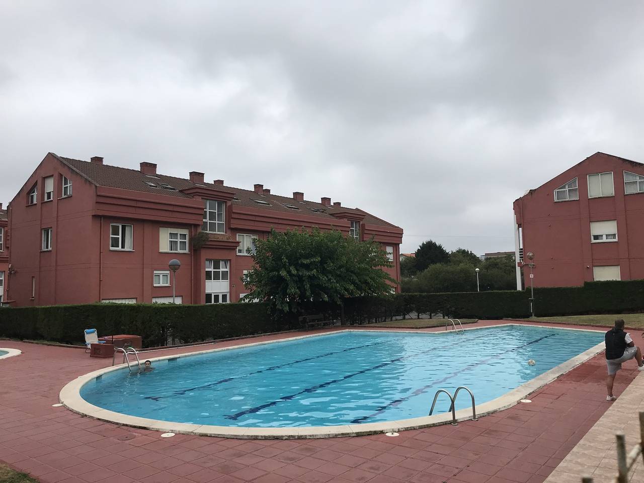 Appartement de vacances entier, Penthouse confortable avec piscine à quelques pas des plages in Santa Cruz de Bezana, Côte Cantabrienne