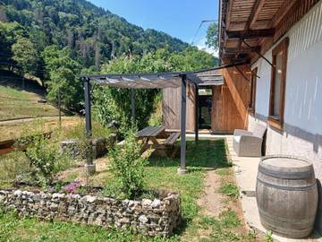 Gîte pour 4 personnes, avec vue et jardin à Queige