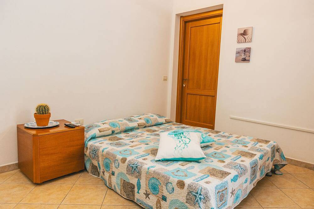 Villa-Superior-Eigenes Badezimmer-Gartenblick-Il Sogno case vacanze 4 in Sant'Anna Arresi, Carbonia-Iglesias Provinz