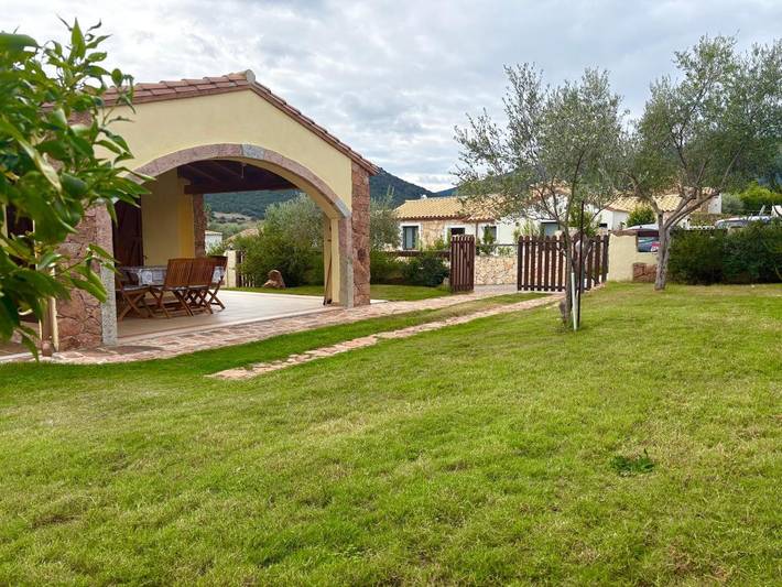 Location de vacances pour 4 personnes, avec jardin et vue, adapté aux familles à Castiadas - 2