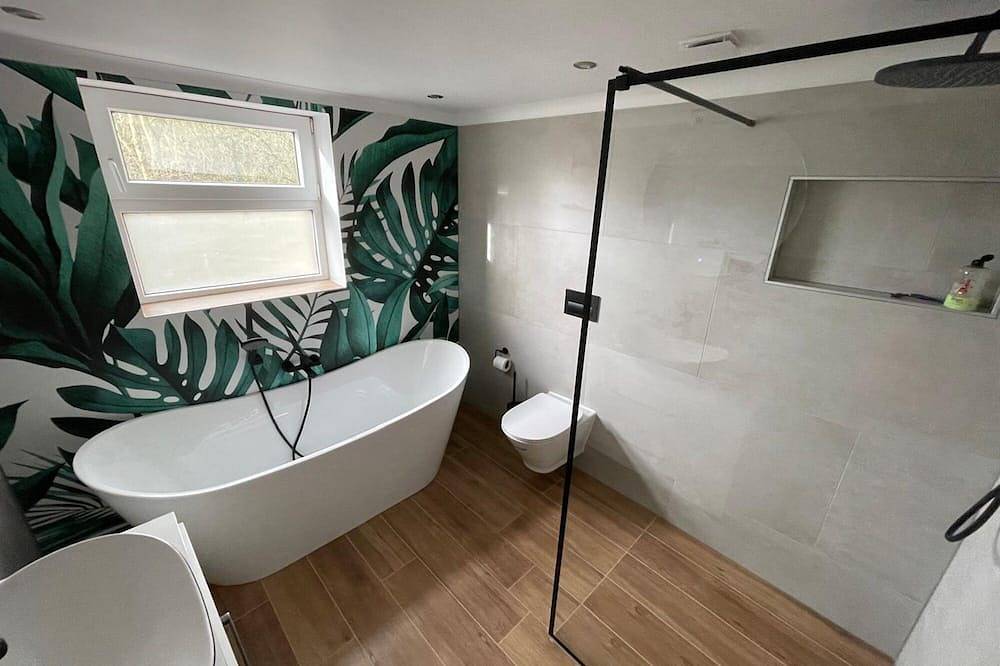 Stilvolles Ferienhaus mit beheiztem Indoor-Pool – 2 Minuten zum Sandstrand in Hellevoetsluis, Niederländische Nordsee