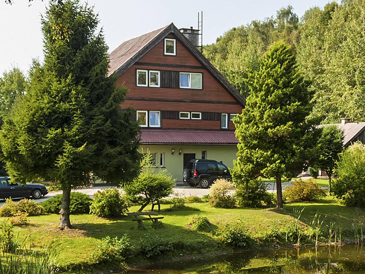Hälfte eines Ferienhauses, großer Garten, Terrasse in Stężyca, powiat kartuski